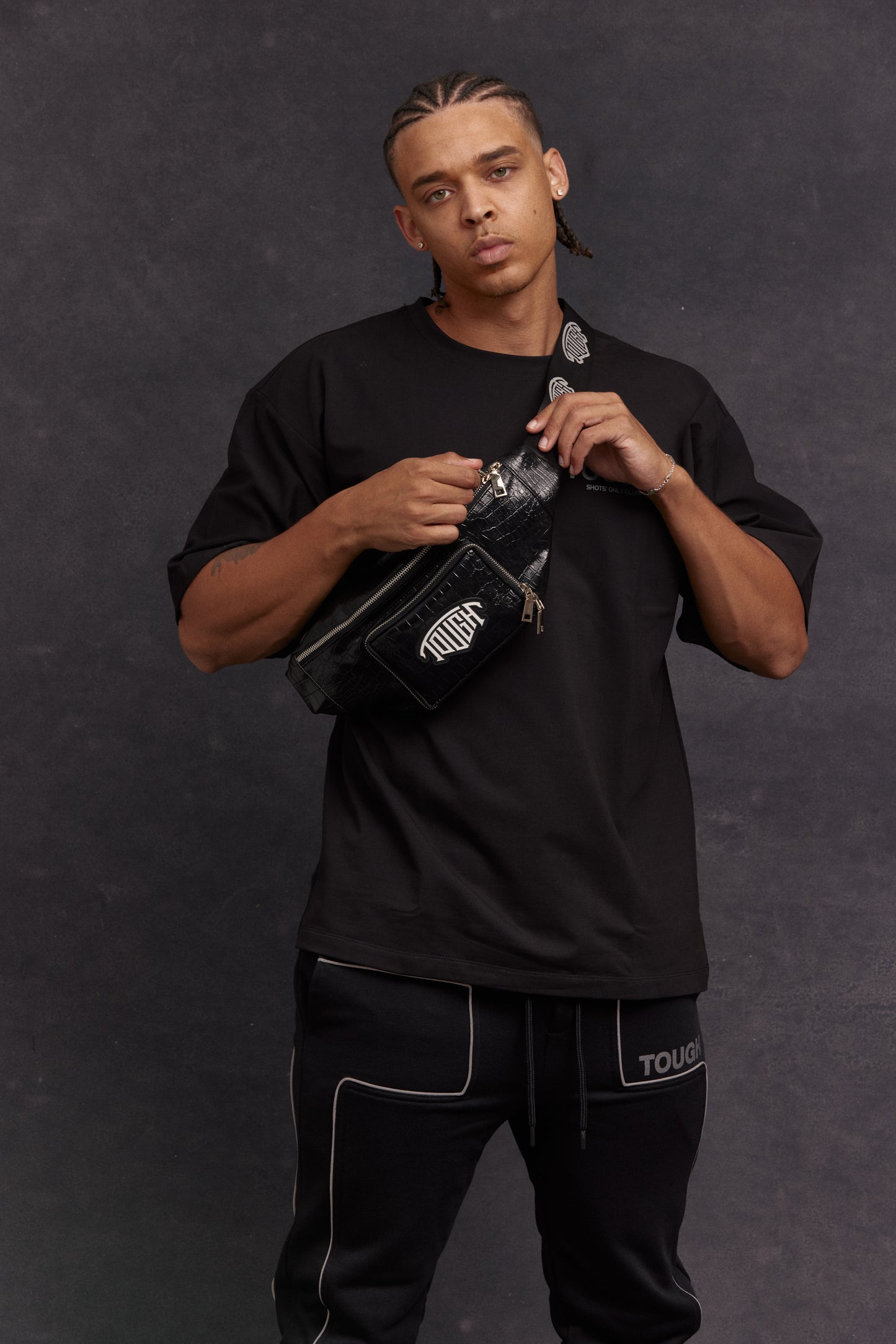 FRIEND OR FAUX - BLACK