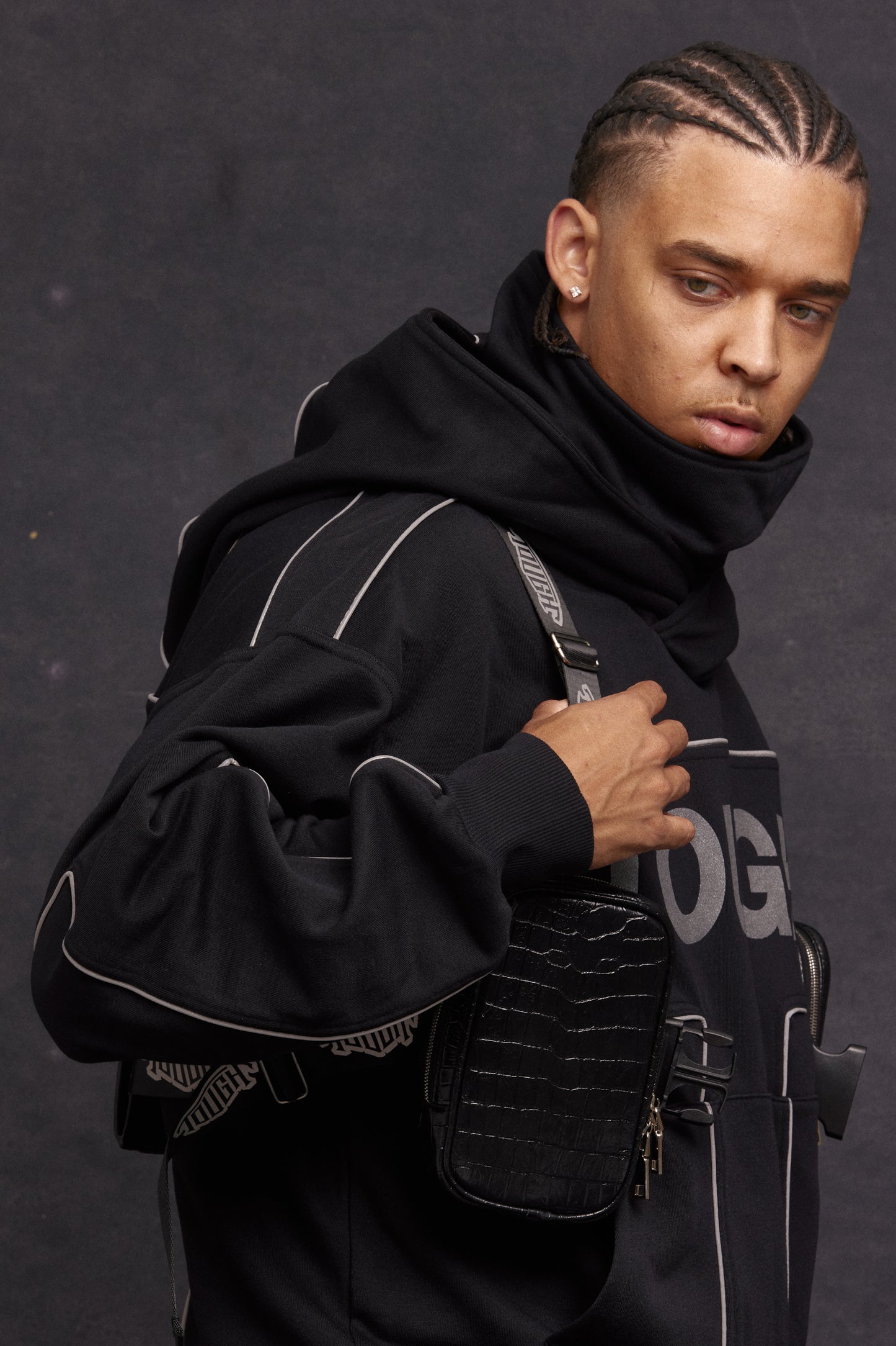 TOUGH HOLSTER- BLACK