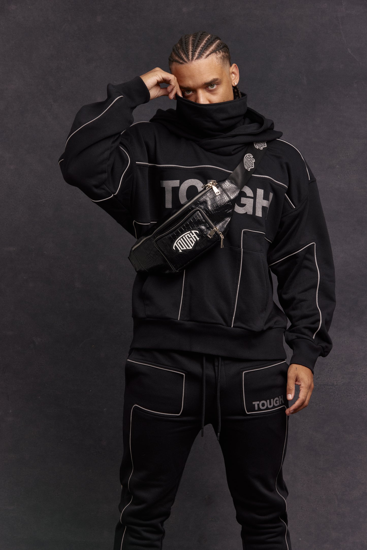 FRIEND OR FAUX - BLACK