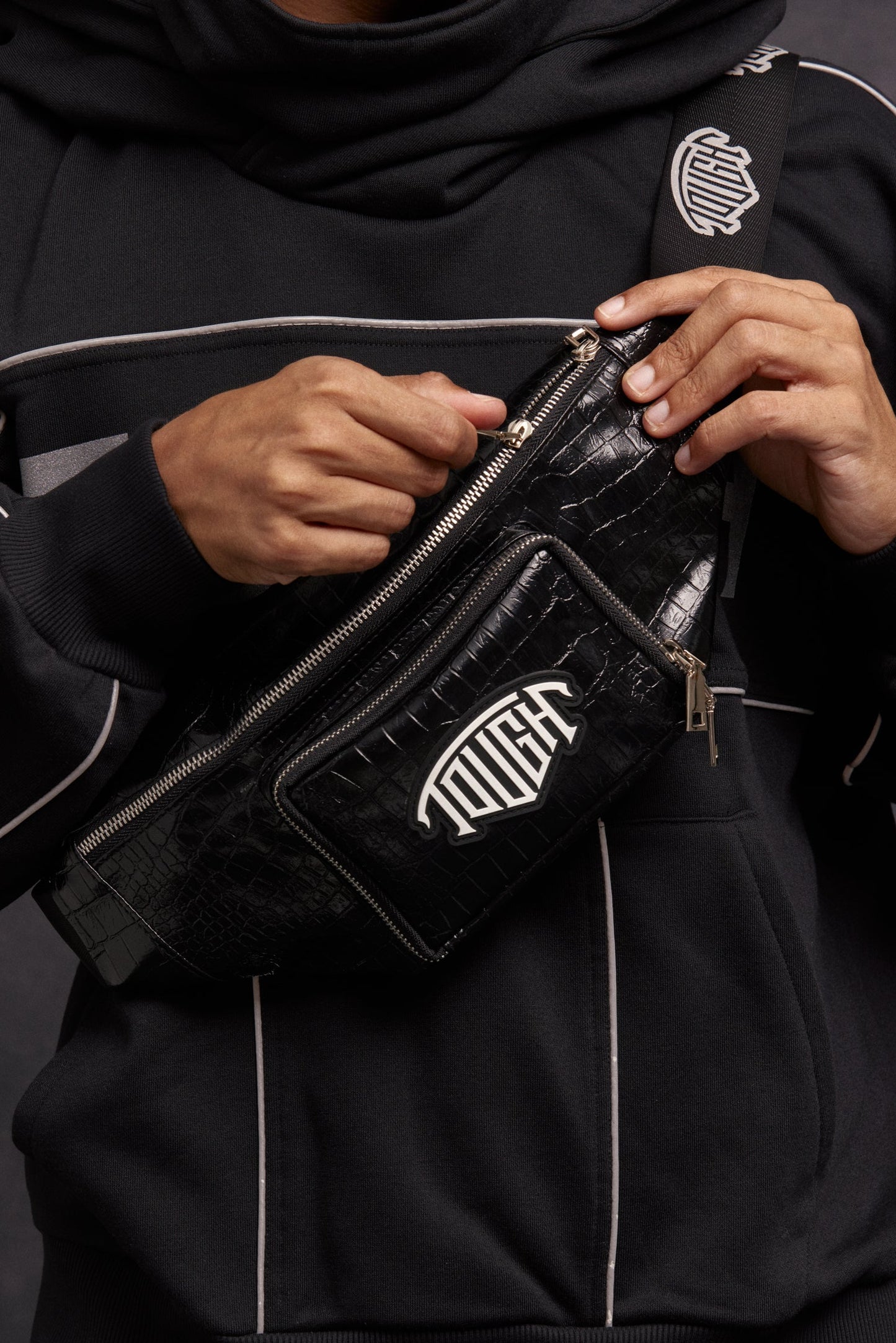 FRIEND OR FAUX - BLACK